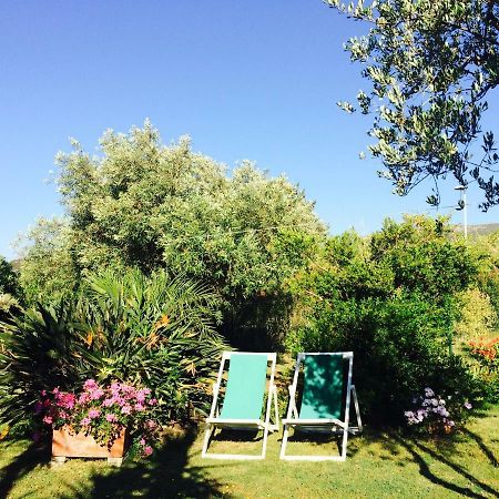 Casa Del Mirto Bianco Villa Chia Eksteriør billede