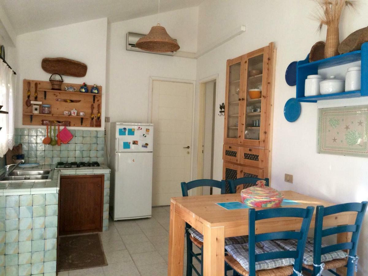 Casa Del Mirto Bianco Villa Chia Eksteriør billede